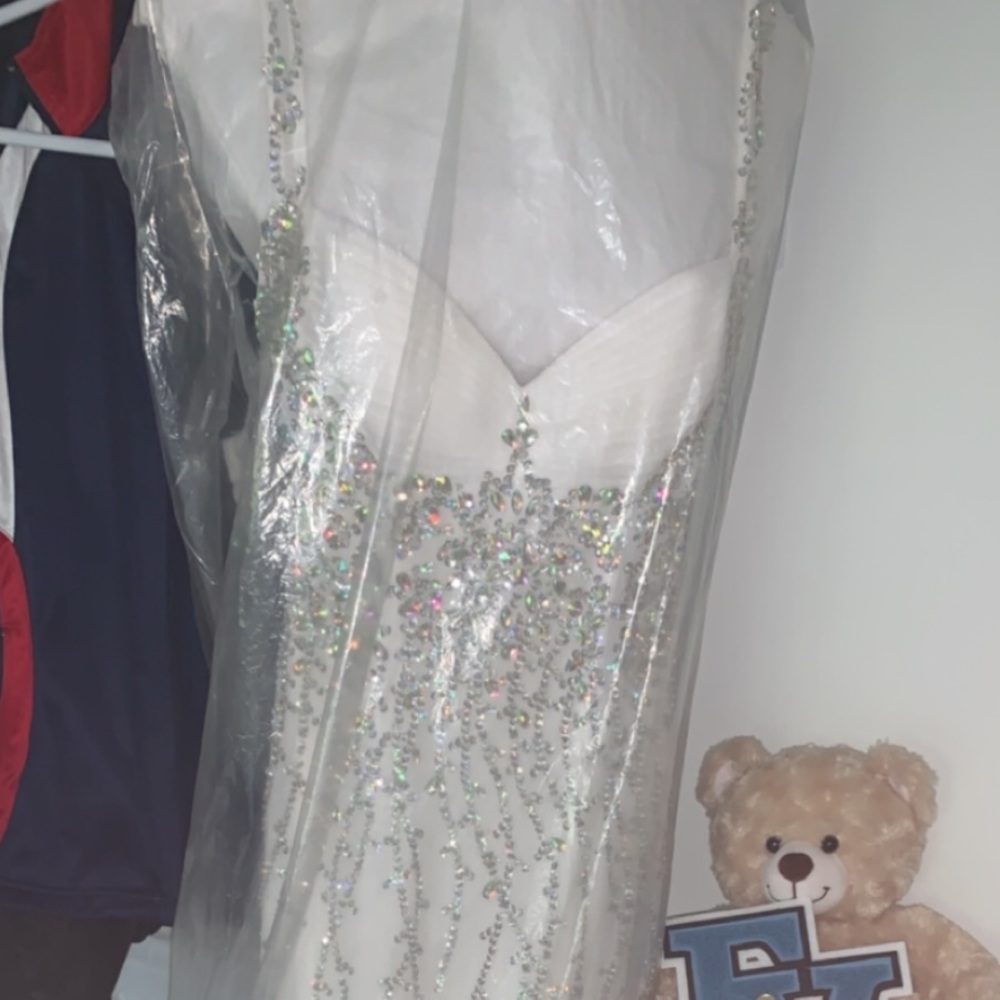Prom dress - Picture 2 of 3